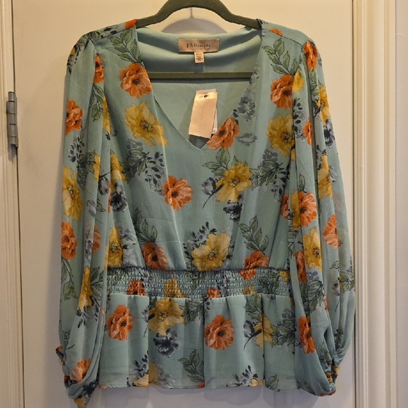 Philosophy Tops - NWT Philosophy XL  Blue Floral V-Neck Blouse